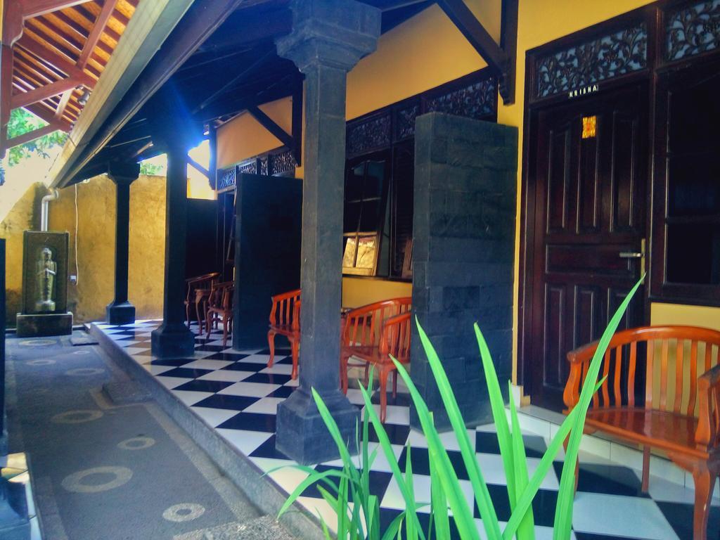 Hotel Kubuku Tjakranegara 外观 照片